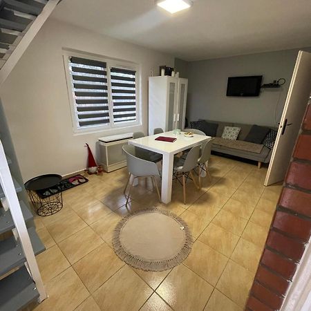 Chill Apartman 欧罗什哈佐 外观 照片
