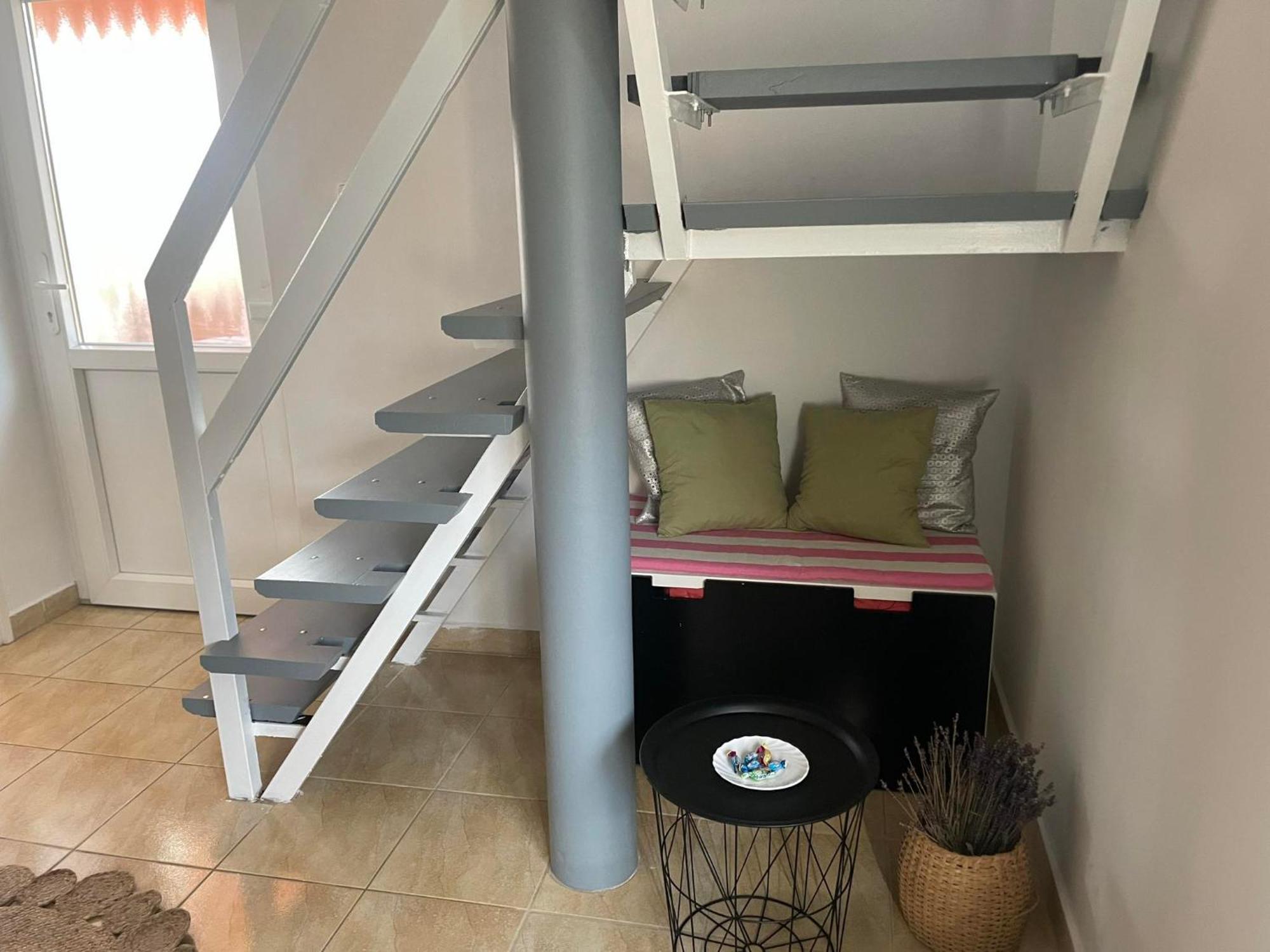 Chill Apartman 欧罗什哈佐 外观 照片